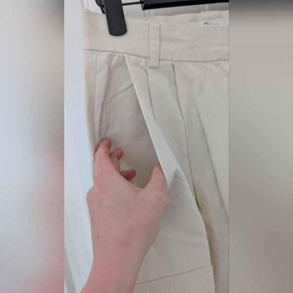 NWOT Cream Cargo Adjustible Wide Leg & Barrel Pants Small - Picture 8 of 15